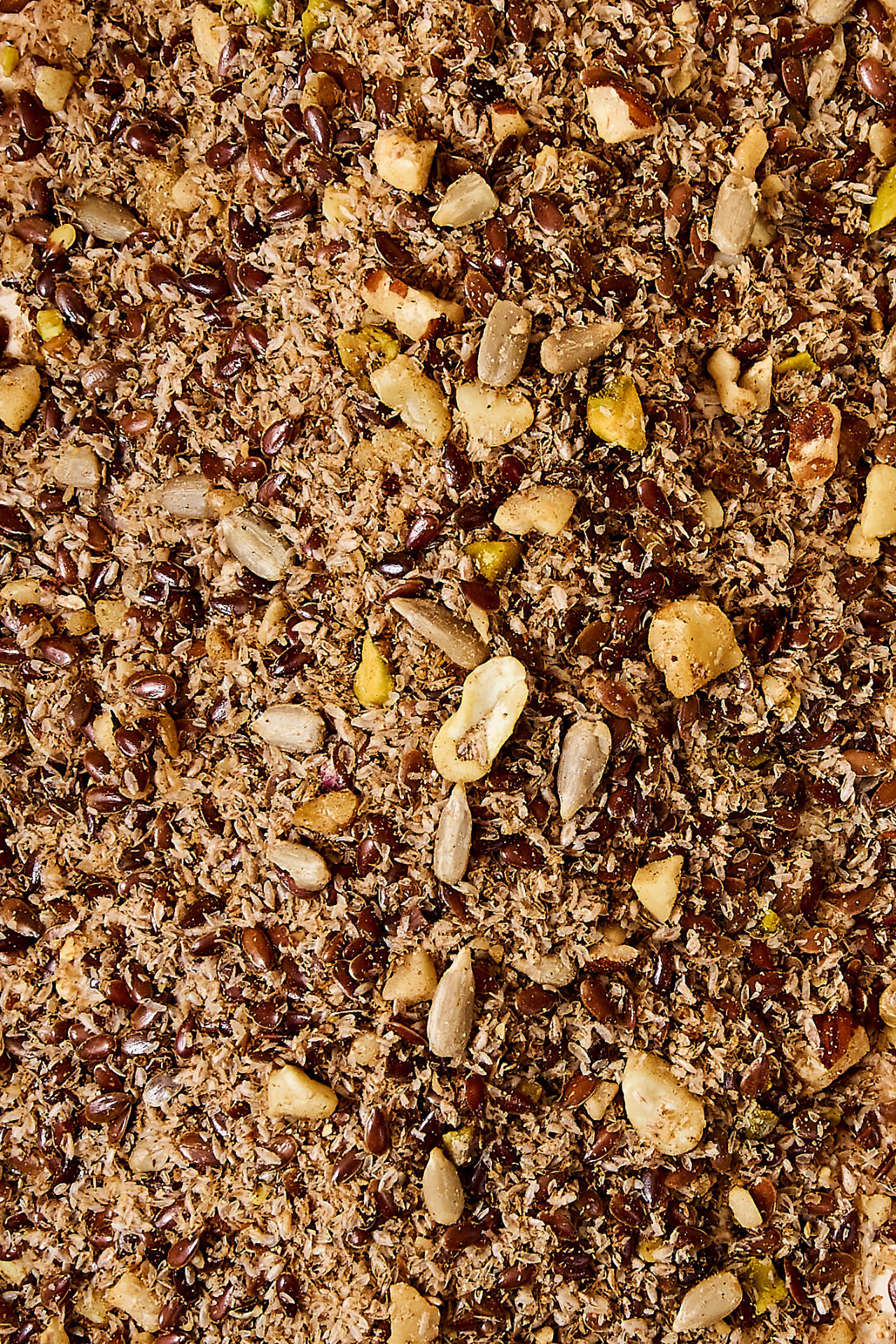 Visible seeds, grains and nuts in Metabolism Blend